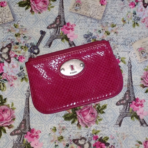 Fossil Fuchsia Snake Skin Embossed Leather ID Case - Picture 1 of 7